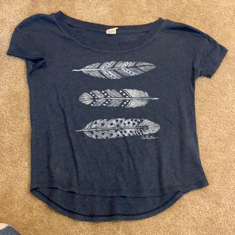 navy blue hollister t-shirt, feather design